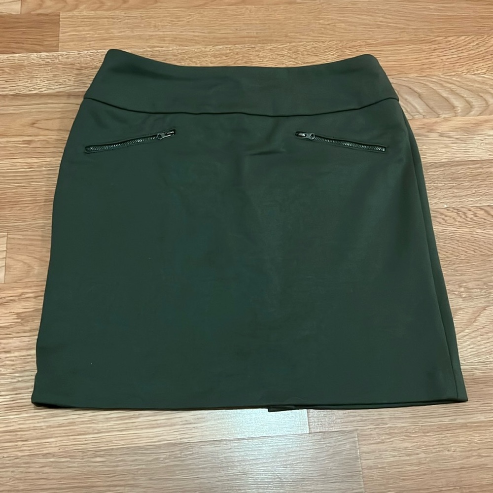 Darjoni Army Green Zipper Skirt Sz 4